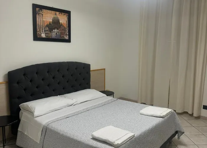בית הארחה Larissarooms רומא